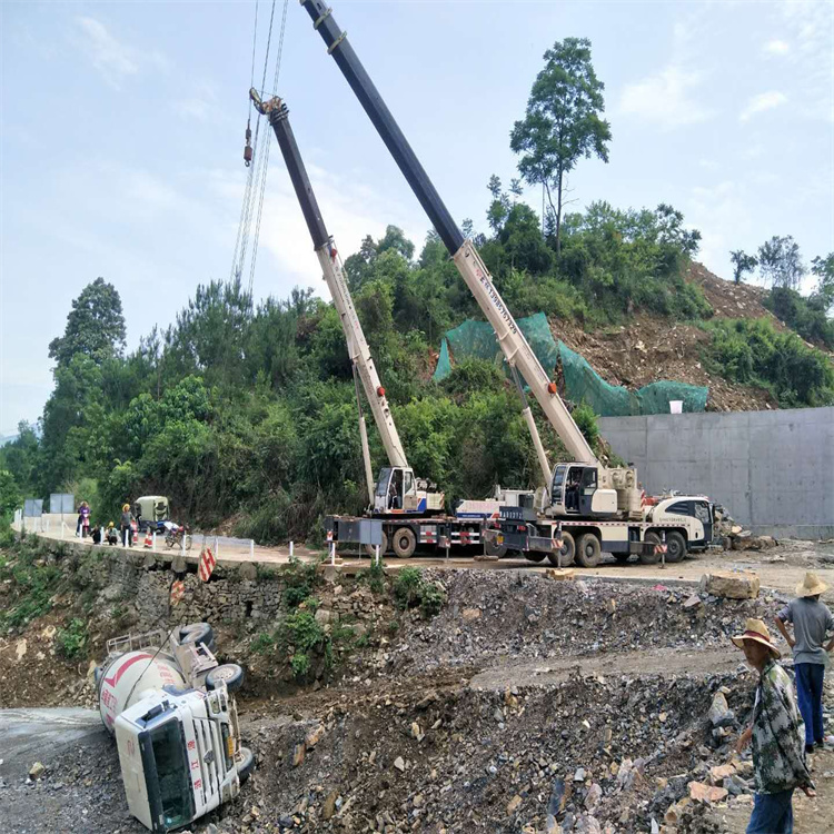 杭州萧山汽车掉沟里叫吊车救援要多少钱